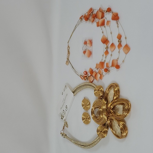 5 Layer Illusion Wire Color Shell & Chunky Statement Necklace & Earrings - Picture 5 of 16